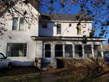 Main picture of 420 Maple St