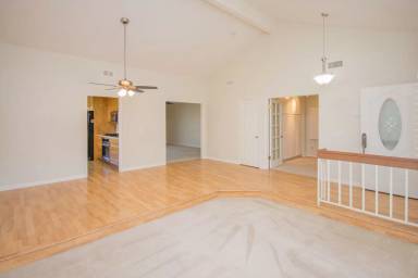 Main picture of 2620 El Aguila Ln