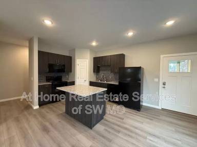 Main picture of 4930 W Minota St