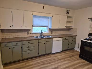 Main picture of 503 Valley Ave NW