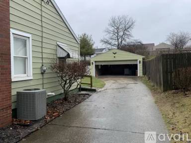 Main picture of 108 Parkview Ave
