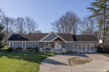 Main picture of 499 W Main St