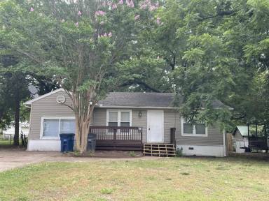 Main picture of 1335 S Braden Ave
