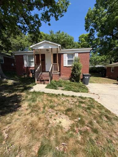 Main picture of 1704 Catherine Simmons Ave