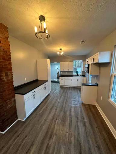 Main picture of 3139 W 40th St