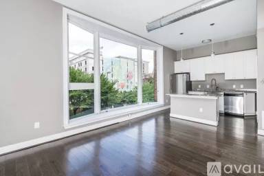 Main picture of 411 N Charles St