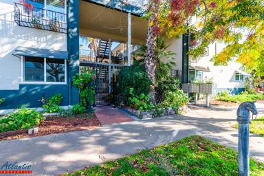 Main picture of 420 S 3rd St