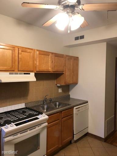 Main picture of 852 W Diversey Pkwy