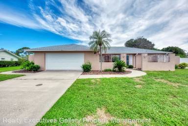 Main picture of 5124 Palm Aire Dr