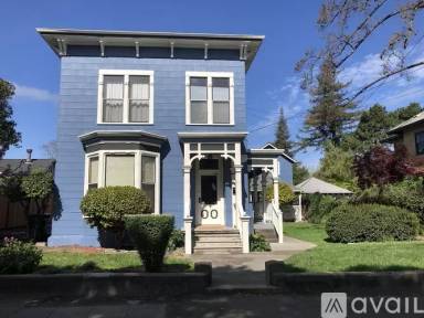 Main picture of 433 Randolph St