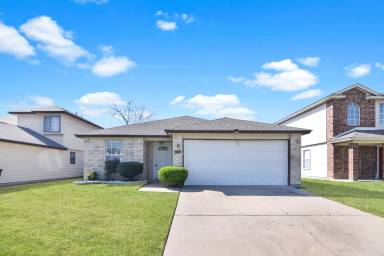 Main picture of 1307 Saddle Dr