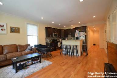 Main picture of 16 Sparhawk St