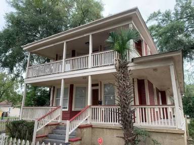 Main picture of 638 W 37th St