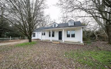 Main picture of 3025 Maysville Rd