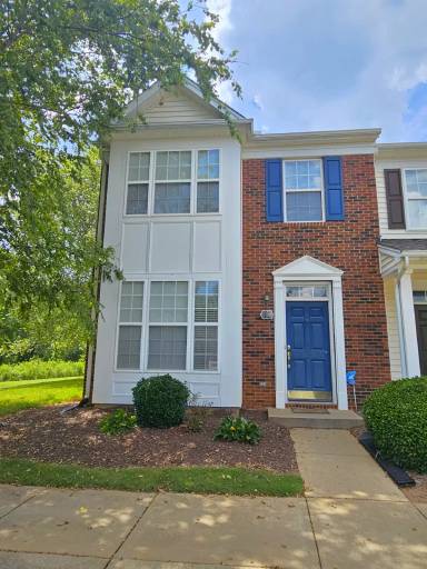 Main picture of 127 Cirrus Ct
