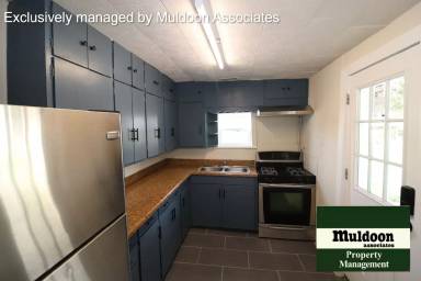 Main picture of 2125 1/2 E 8th St
