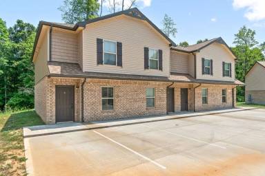 Main picture of 223 Smithson Ln