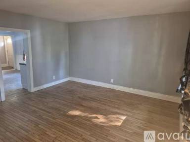 Main picture of 32 5th Ave