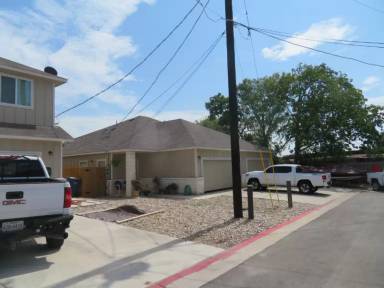 Main picture of 350 Liberty Dr