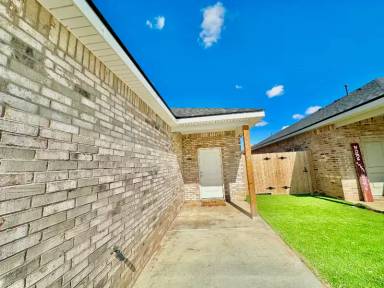 Main picture of 5502 Itasca St