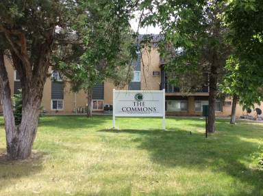 Main picture of 417 2nd St E