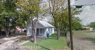 Main picture of 3007 Speedway St