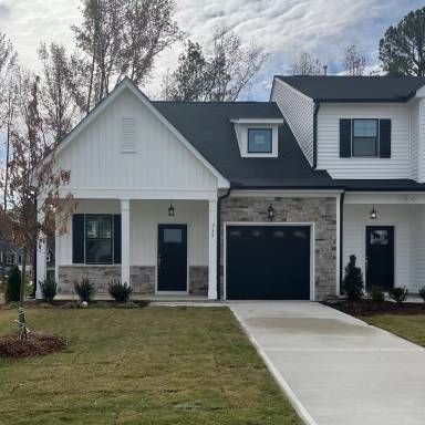 Main picture of 726 Putney Hill Rd