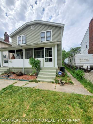 Main picture of 1233 E 21st Ave