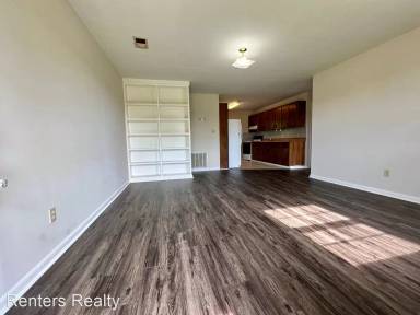 Main picture of 16902 Carter Cir
