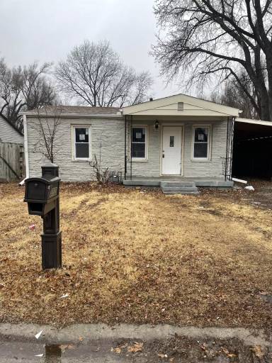 Main picture of 3323 N Waco Ave