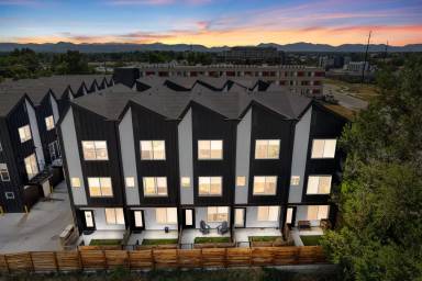 Main picture of 4925 W 10th Ave
