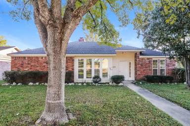 Main picture of 17435 Chicory Dr