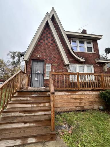 Main picture of 15476 Sorrento St