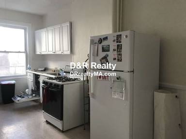 Main picture of 69 Beacon St