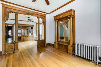 Main picture of 1657 N Francisco Ave