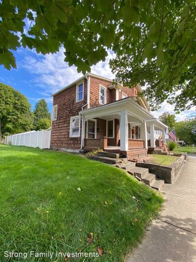 Main picture of 417 E Lincoln Way