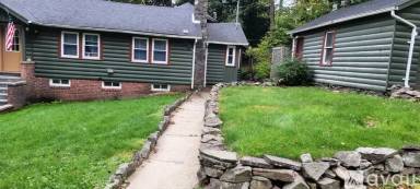 Main picture of 20 E Read Ave