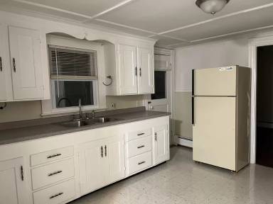 Main picture of 34 Maple St