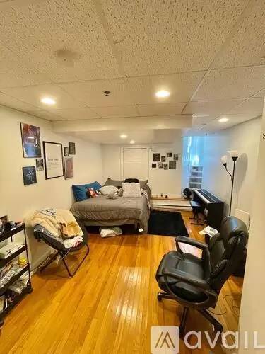 Main picture of 1061 Beacon St