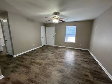 Main picture of 306 N Bradford Ave