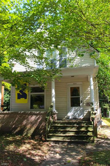 Main picture of 1219 S Forest Ave