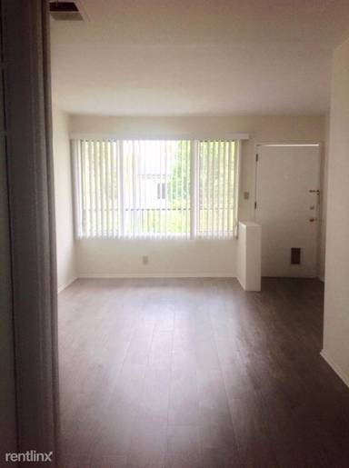 Main picture of 8863 Alcott St