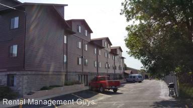 Main picture of 444 1st Ave NE
