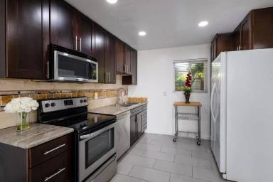 Main picture of 212 Oceanside Blvd