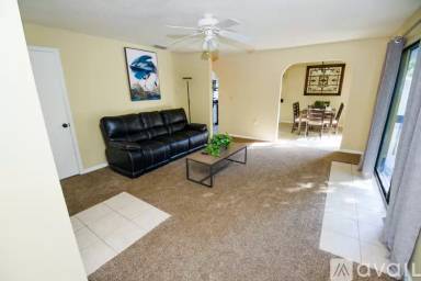 Main picture of 913 Sumter St