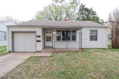 Main picture of 2312 S Topeka Ave