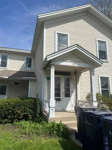Main picture of 804 McKinley St
