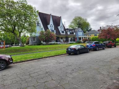 Main picture of 402 N Sheridan Ave