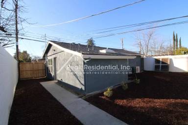 Main picture of 242 Santiago Ave