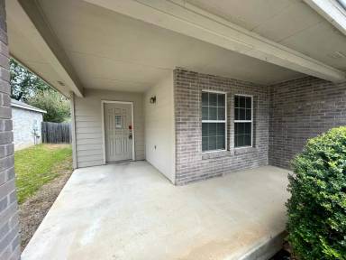 Main picture of 4027 Bulverde Pkwy
